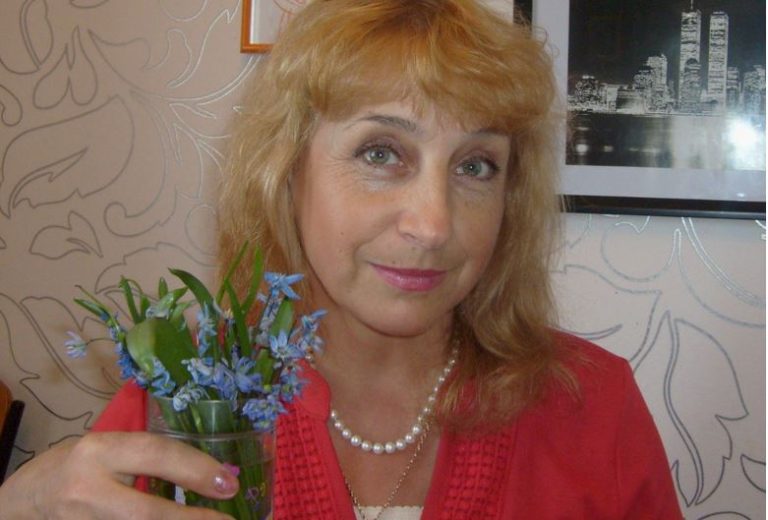 Соня була сильно розчарована тим, що її дочка Надя подала на розлучення через рік після весілля. Але Надя вже не могла терпіти поведінки своєї свекрухи.