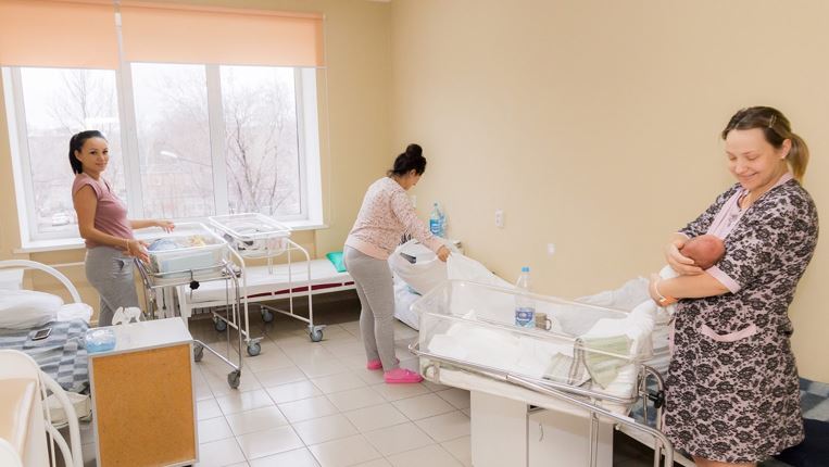 Лєра зазнала труднощів в пологовому будинку, коли мала вирішити, що робити з дитиною