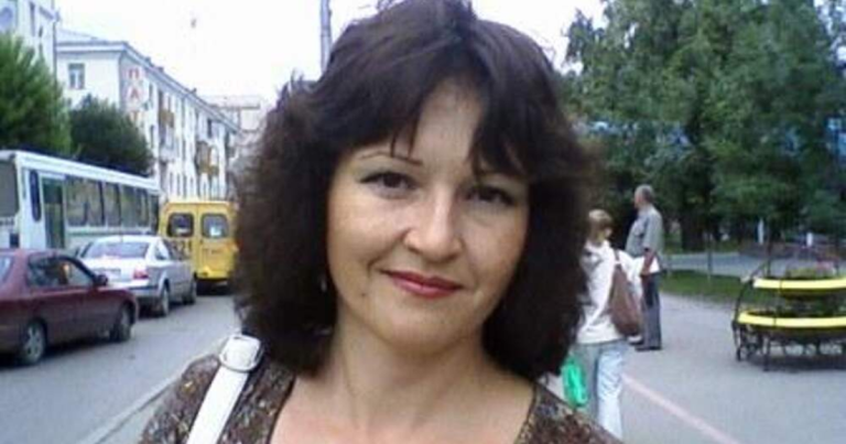 Коли сина цієї жінки почали труїти однокласники – вона за одну секунду поставила всіх на місце.