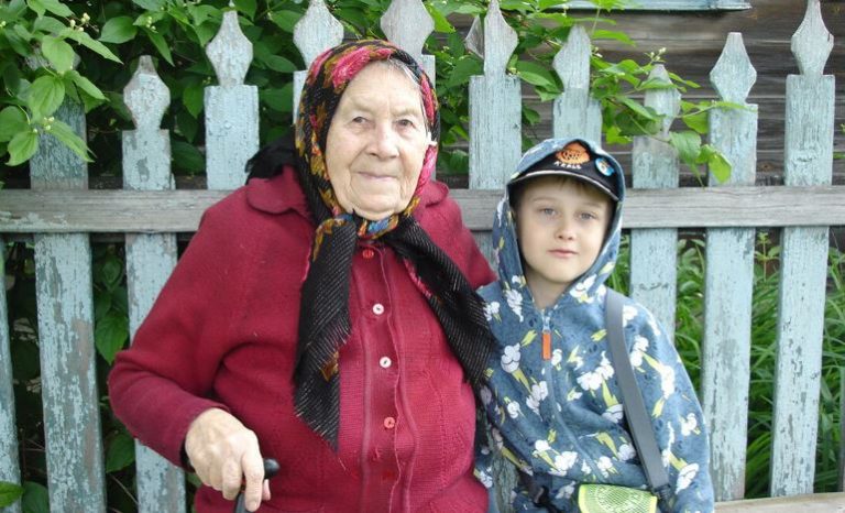 Наша невістка завжди воліла тримати з нами дистанцію. Але нещодавно її поведінка пом’якшала, проте привід цих змін не дає мені спокою.
