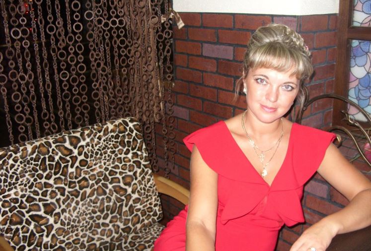 Відчуваючи себе трохи винною, я слухала, як моя онука делікатно спрямовувала нашу розмову у бік фінансової допомоги, зрештою повторивши слова своєї матері про сімейні зобов’язання.