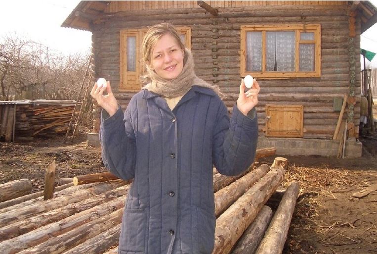 Ми з Ганною близькі з дитинства. Вона розлучилася з чоловіком, але вони підтримують досить теплі стосунки. Нещодавно Ганна отримала дивне повідомлення від дружини свого колишнього чоловіка.