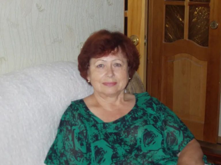 “Нічого, люба, розлучення не за горами. І квартира твоя нашої стане!” – погрожувала свекруха, а я лише розсміялася у відповідь!