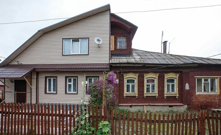 Бабуся дуже любила нас з братом. Щоліта ми проводили в неї, насолоджуючись домашньою їжею та сільським укладом життя