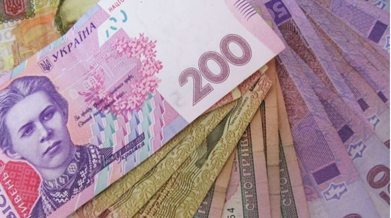 Коли я звернулася до своєї колишньої свекрухи по фінансову допомогу на випускний дочки, вона звинуватила мене в тому, що я вигнала її сина, мого колишнього чоловіка Анатолія.
