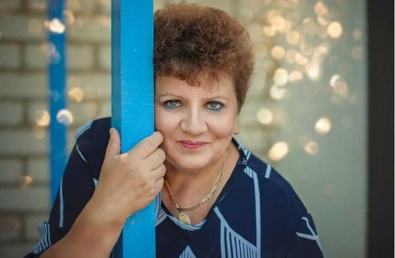 Я розлучилася зі своїм чоловіком через те, що він дуже погано ставився до моєї матері. Через багато років я зрозуміла, що у всьому була винна моя мати.