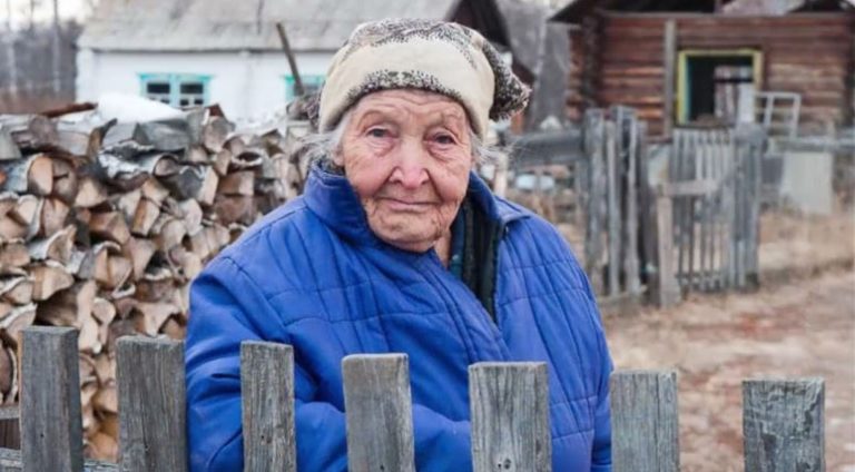 Тітка радить мені піти від невірного чоловіка, але мама попереджає про наслідки такого рішення. Я не знаю, кого слухати.