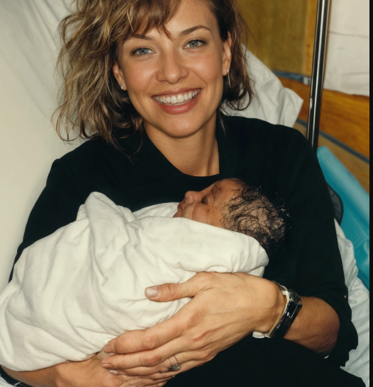 Dopo vent’anni di attese e cure, ho finalmente dato alla luce un bambino — ma quando mio marito l’ha visto, mi ha chiesto: “Sei davvero certa che sia mio?”
