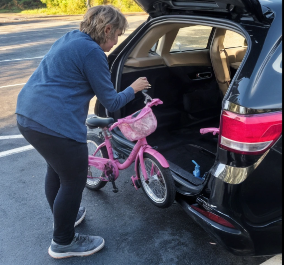 Mia suocera ha deciso di riprendersi la bicicletta che aveva regalato a mia figlia per il suo compleanno, e tutto per un motivo davvero assurdo.         Ask ChatGPT