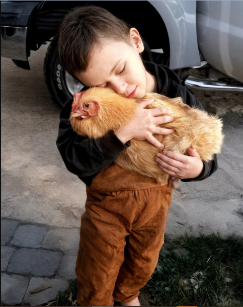 «Non riusciva a staccarsi dalla gallina, e io non trovavo la forza di rivelargli la verità…»