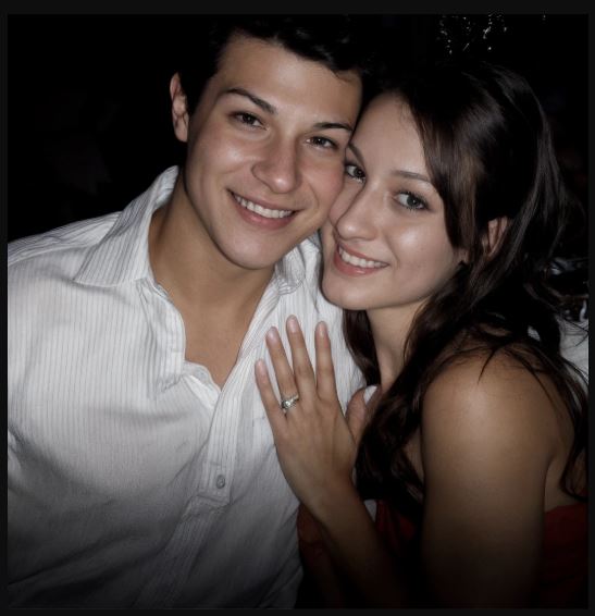 La mia promessa sposa è fuggita il giorno delle nozze, lasciandomi davanti all’altare — dieci anni dopo mi è arrivata una sua lettera e sono crollato in lacrime.