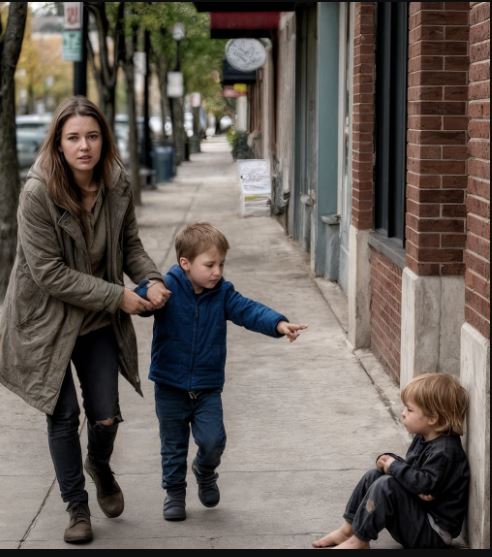 «Mamma… io me lo ricordo,» sussurrò il bambino, indicando il ragazzino di strada. «Era dentro la tua pancia insieme a me.»