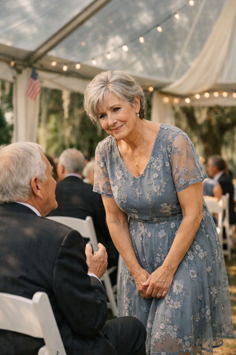 Mi hanno fatto sedere nell’ultima fila come se non contassi. L’uomo accanto a me possedeva la loro “eredità”.