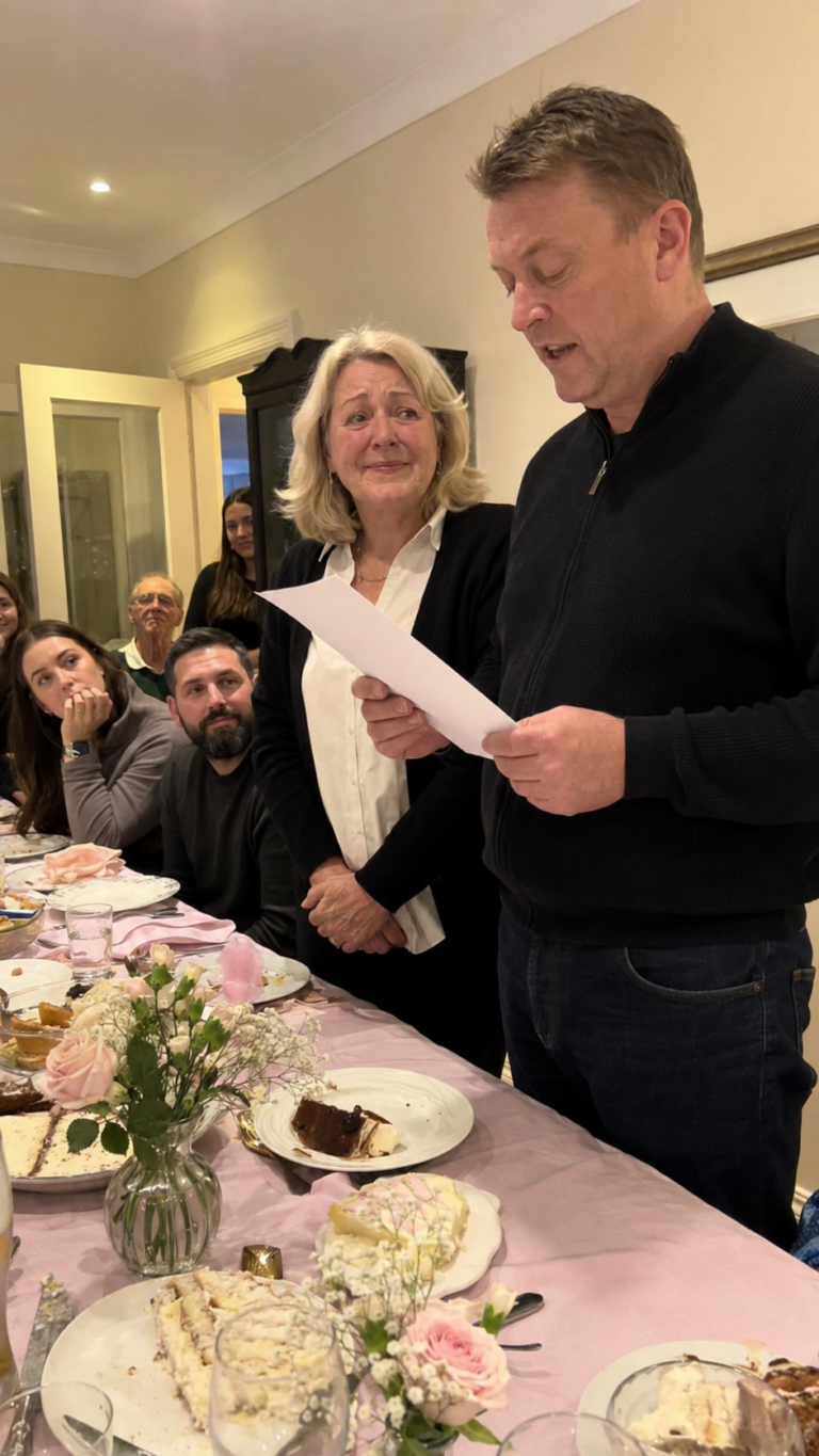 Mia suocera ha consegnato a mio marito una busta sigillata alla mia festa di compleanno, dicendo: ‘Leggila ad alta voce e guarda la sua faccia’